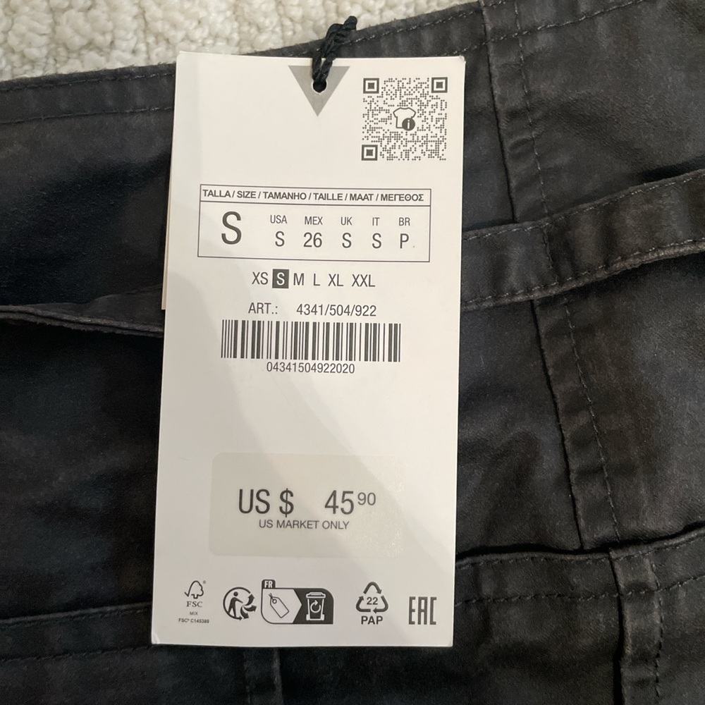 Brand new Zara pleated skirt never worn